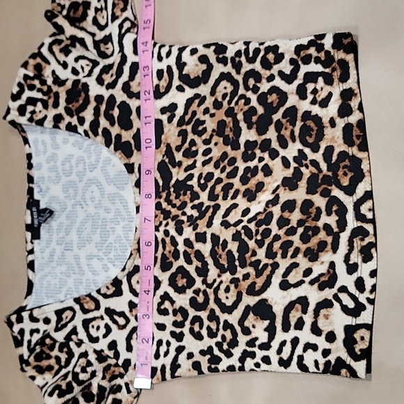 Forever 21 Size S Leopard Print Long Sleeve Crop Top, Textured Fabric - Picture 6 of 11